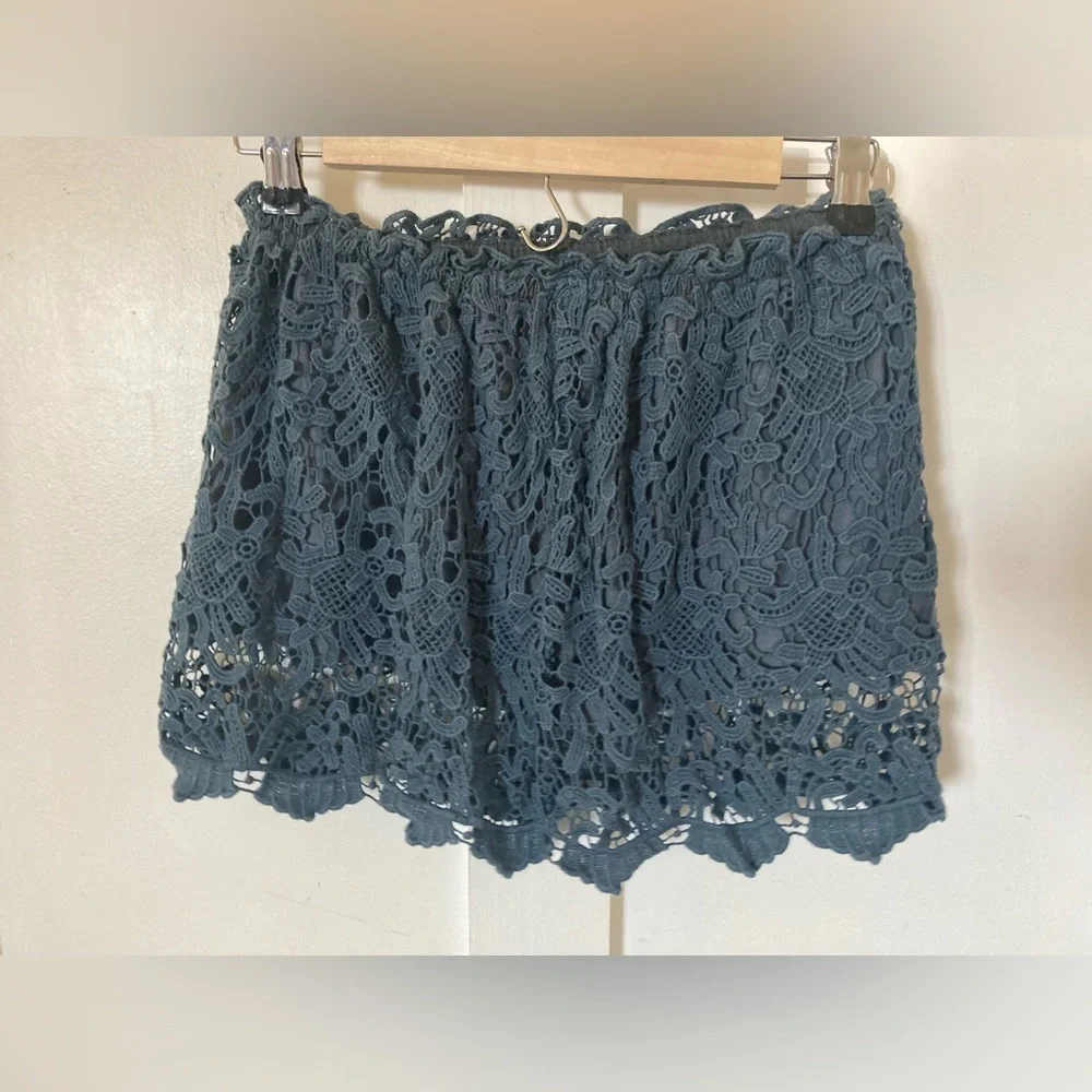 FREE people blue lace mini skirt lined elastic waist